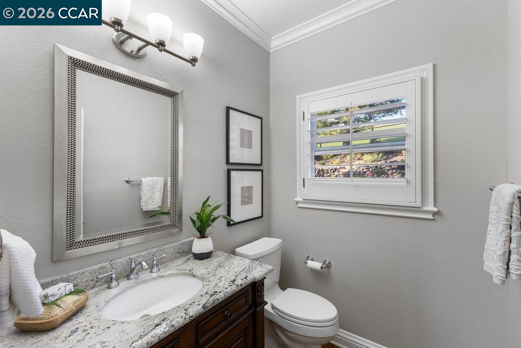 10 Crownridge Dr