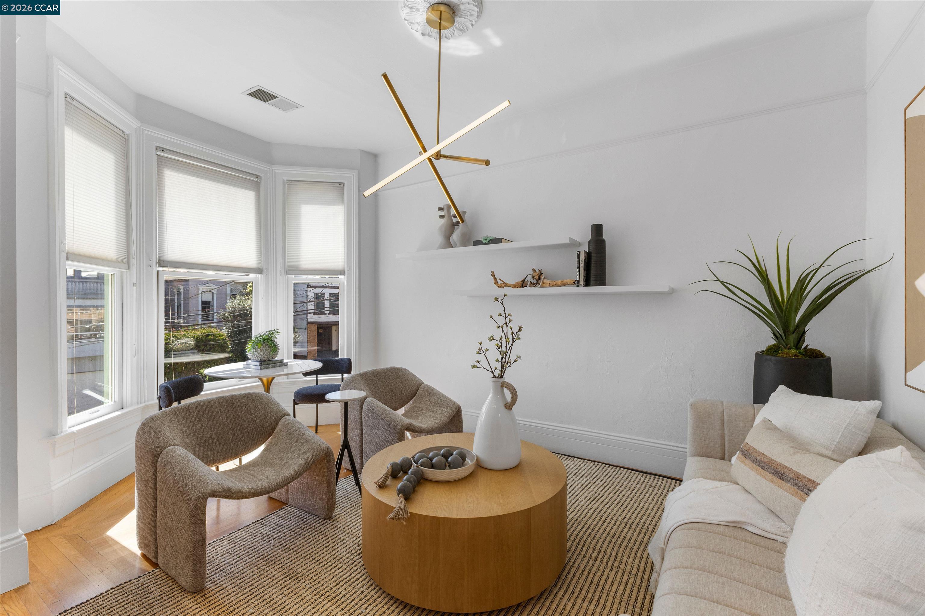 3934 Cesar Chavez St