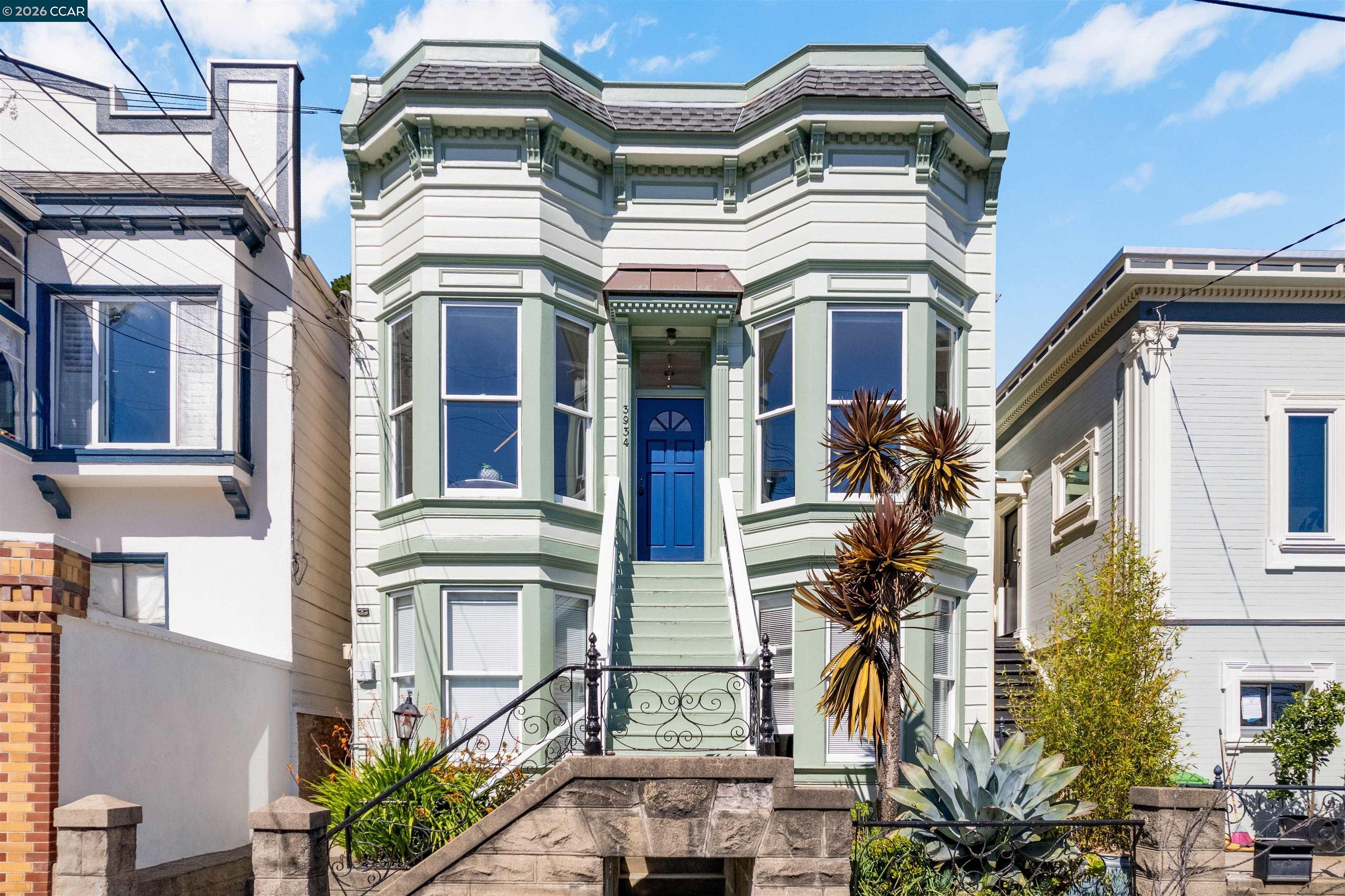 3934 Cesar Chavez St