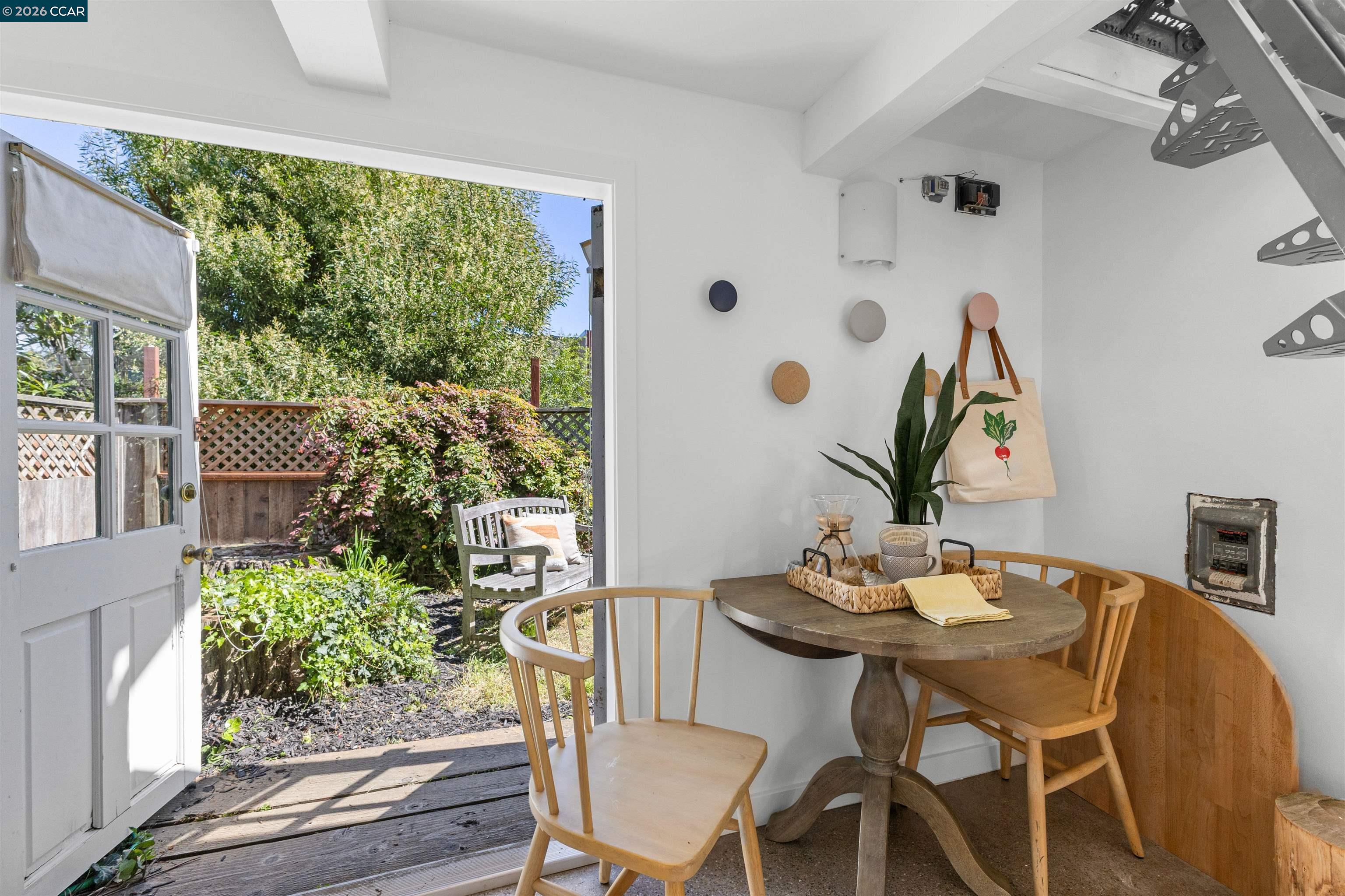 3934 Cesar Chavez St