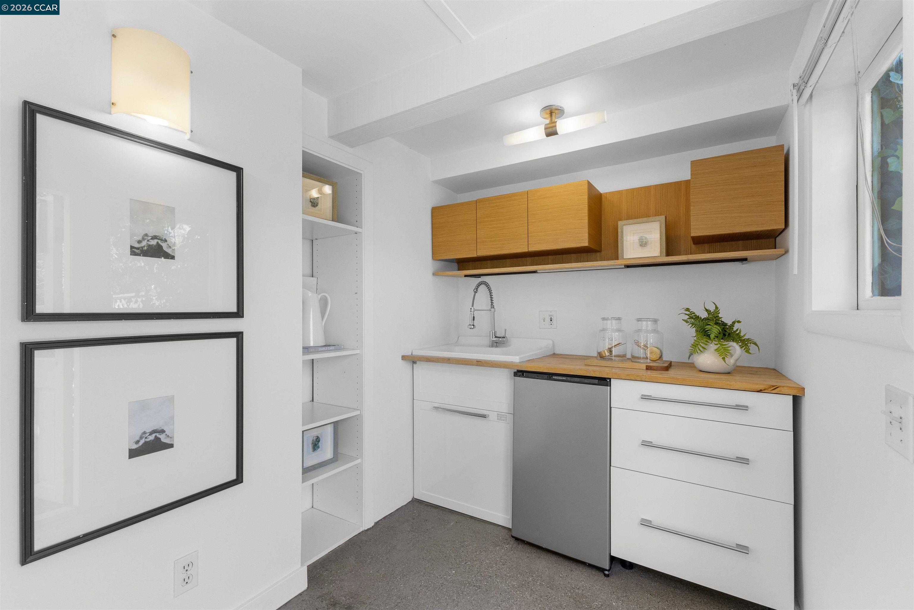 3934 Cesar Chavez St