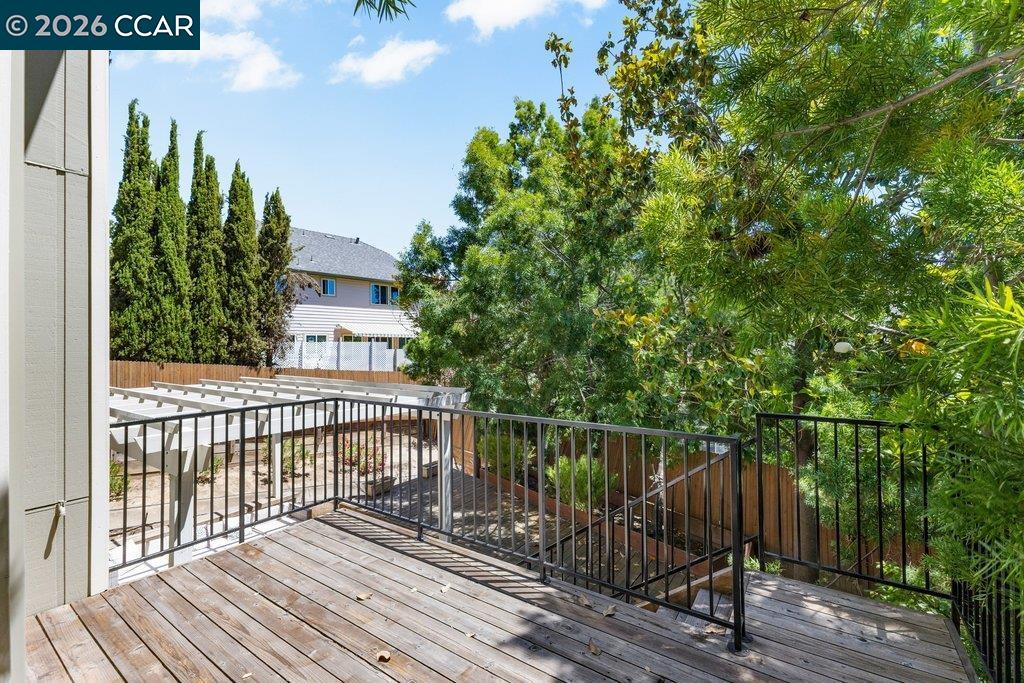 234 Hillcrest Ln