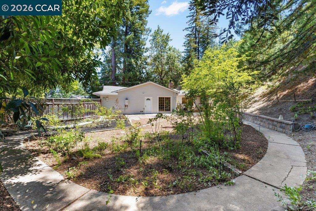 789 Charlton Dr