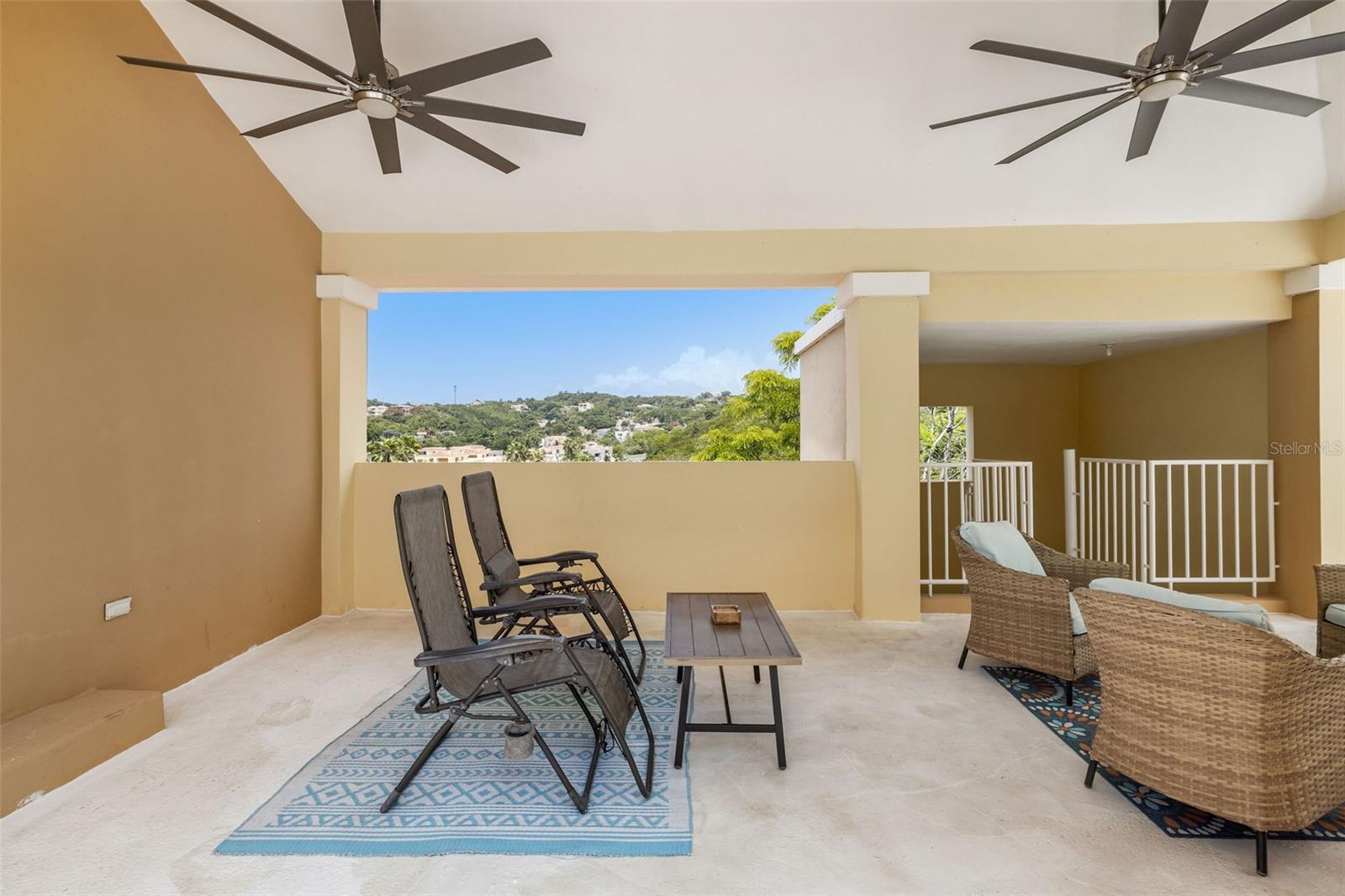 180 PALMAS DRIVE #52-03