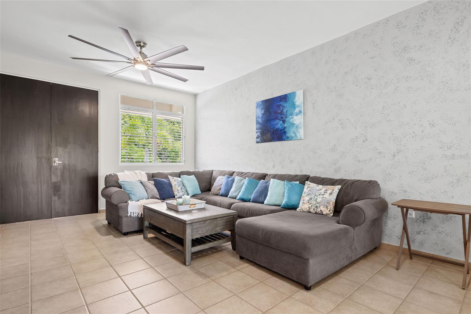 180 PALMAS DRIVE #52-03