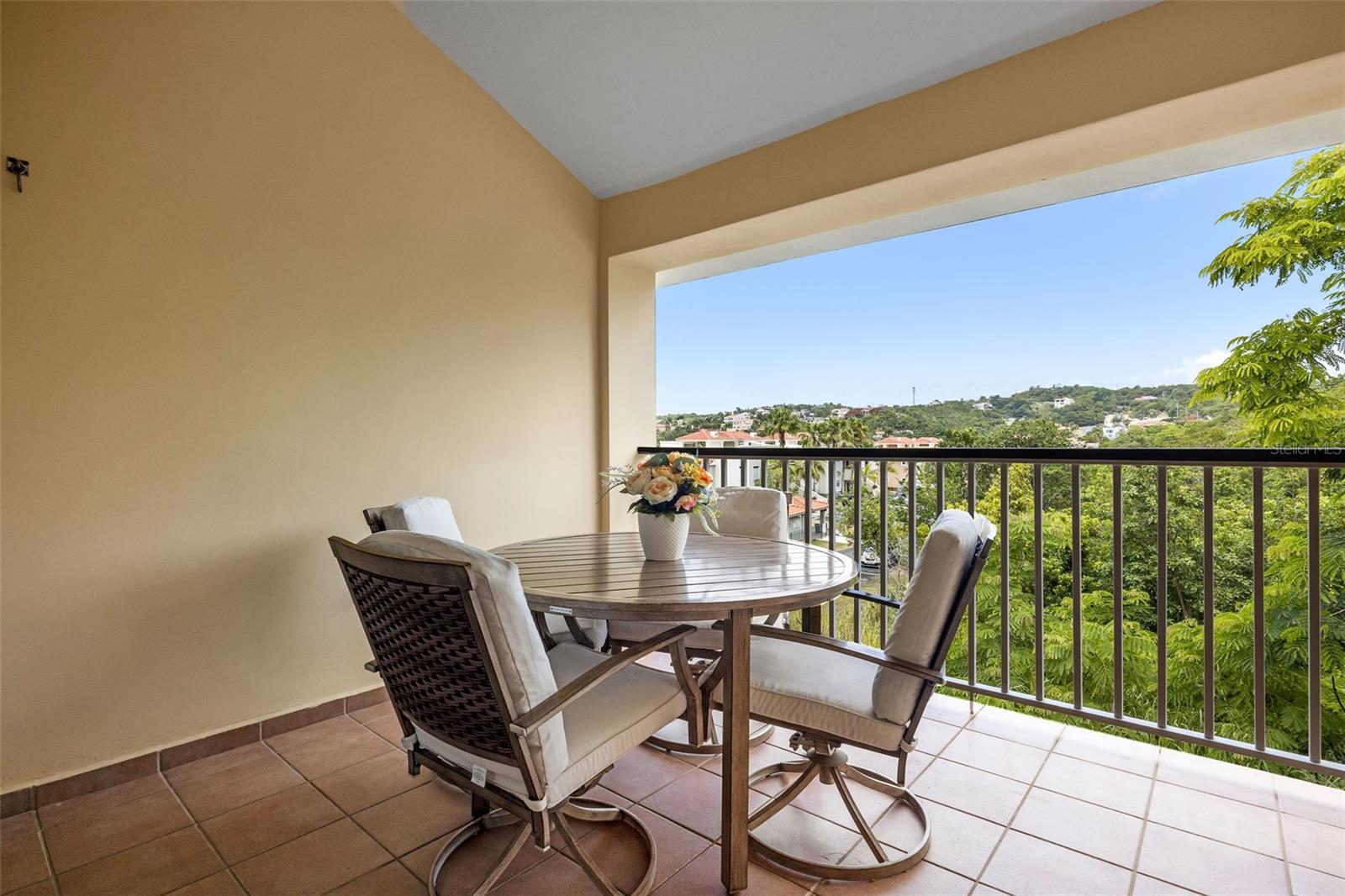 180 PALMAS DRIVE #52-03