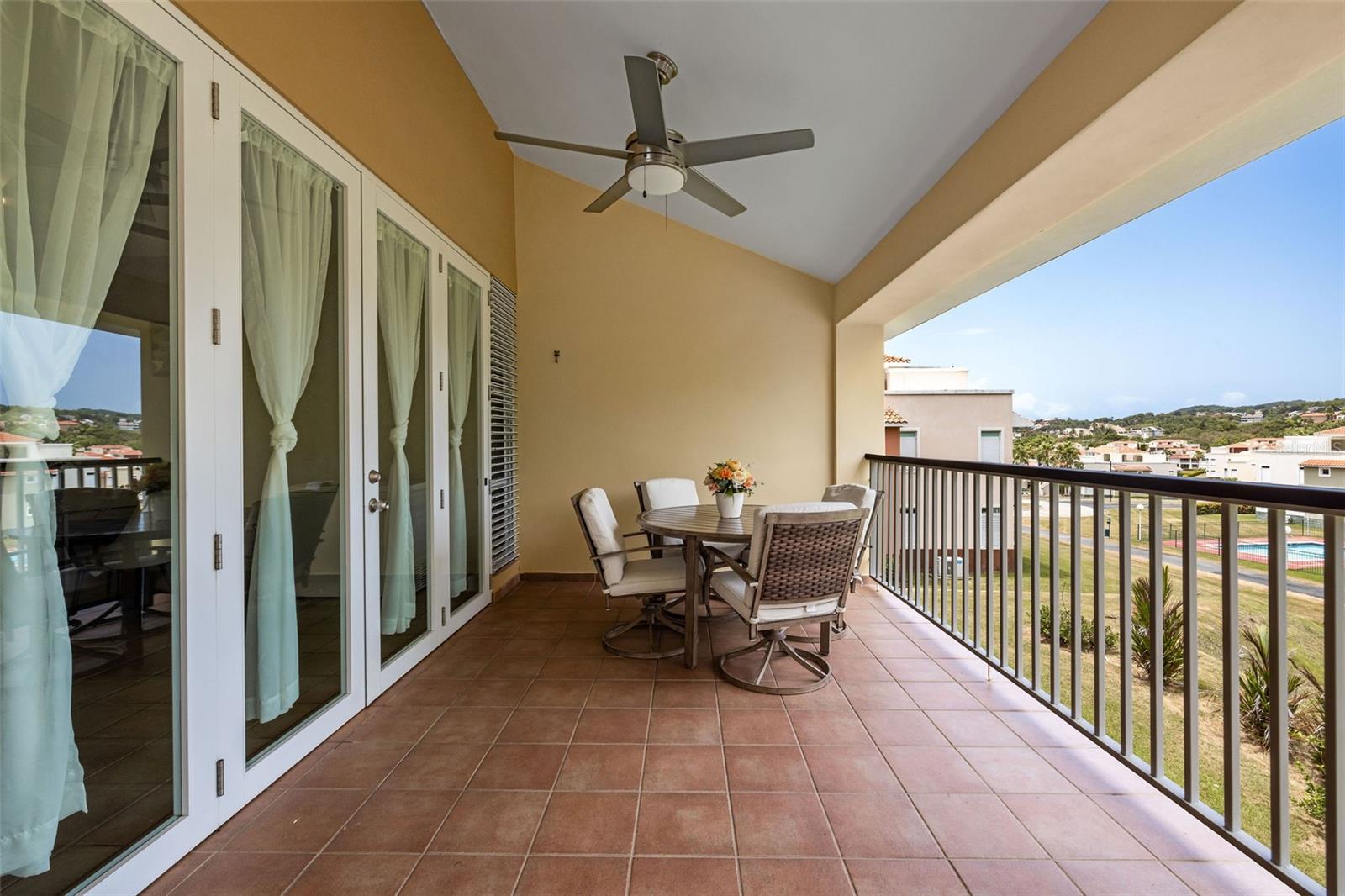 180 PALMAS DRIVE #52-03