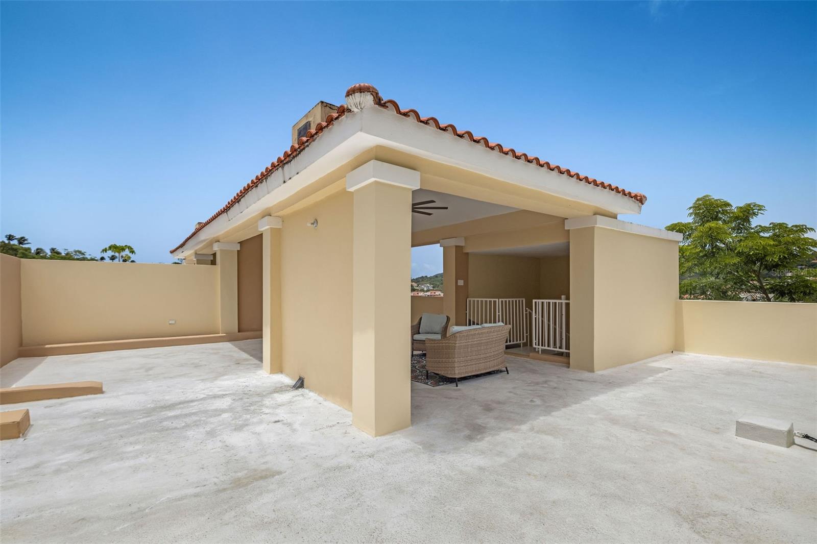 180 PALMAS DRIVE #52-03