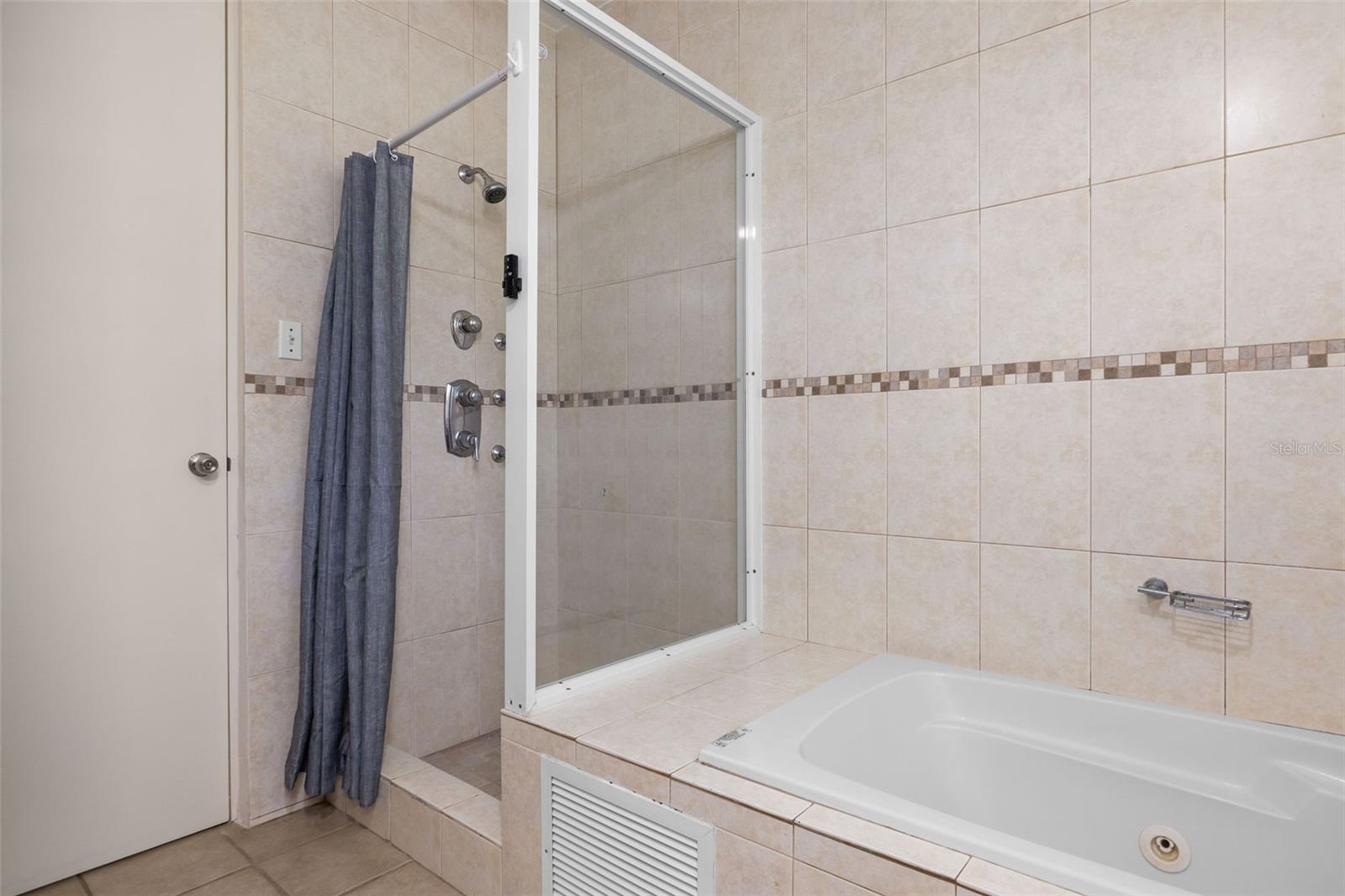 180 PALMAS DRIVE #52-03