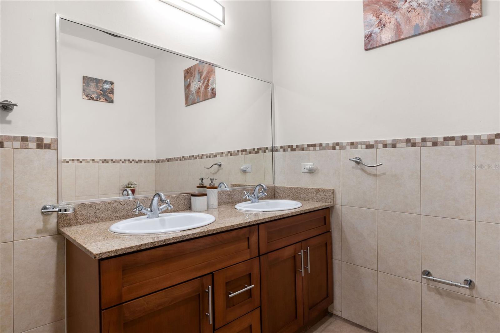 180 PALMAS DRIVE #52-03