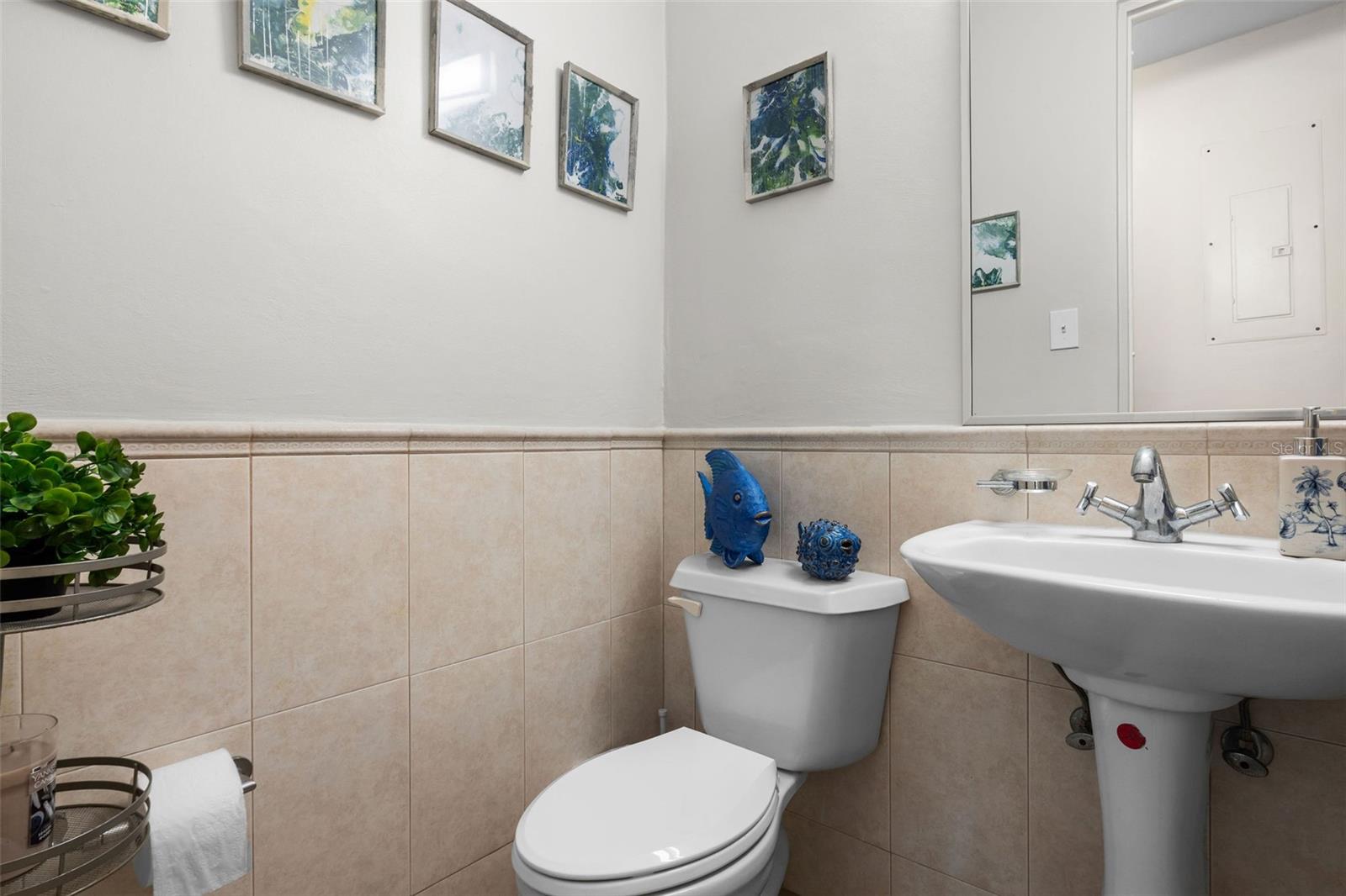 180 PALMAS DRIVE #52-03