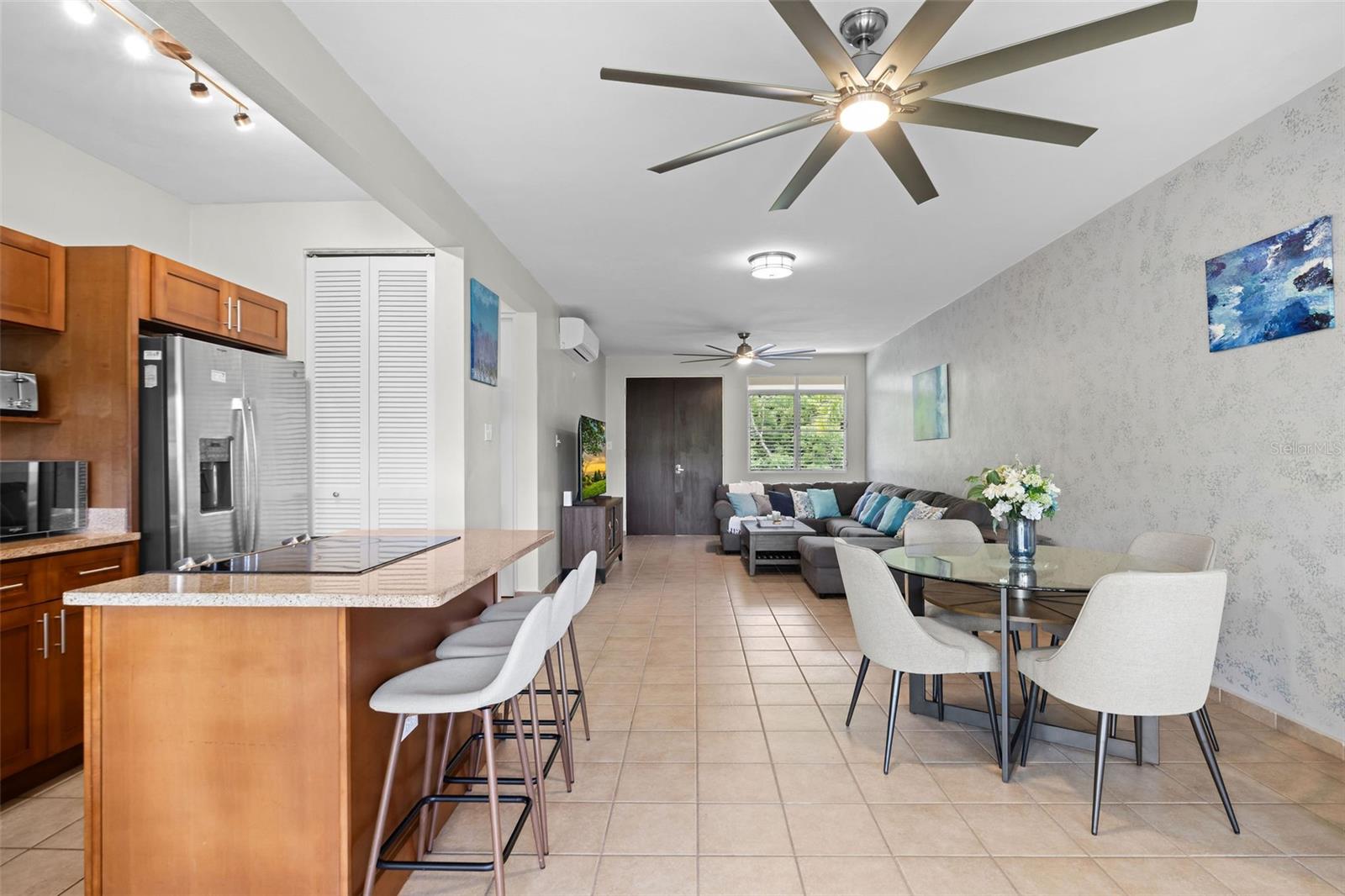 180 PALMAS DRIVE #52-03