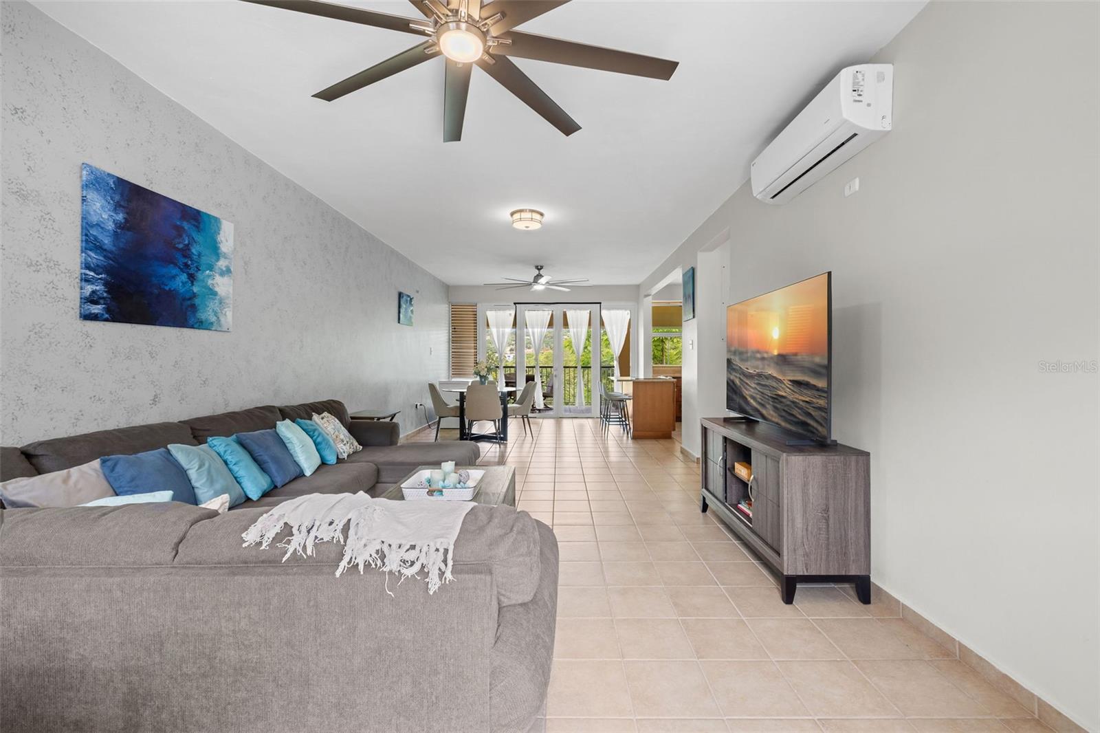 180 PALMAS DRIVE #52-03