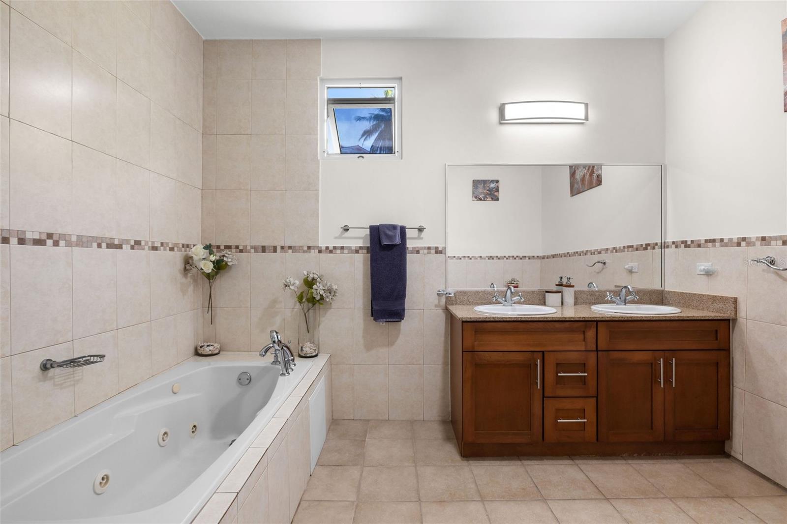 180 PALMAS DRIVE #52-03