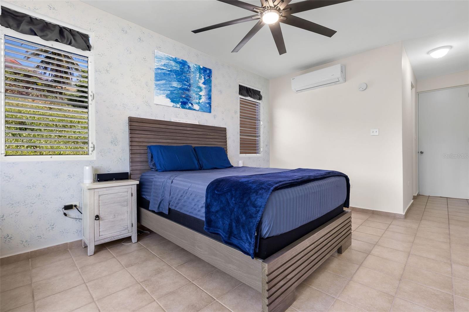 180 PALMAS DRIVE #52-03