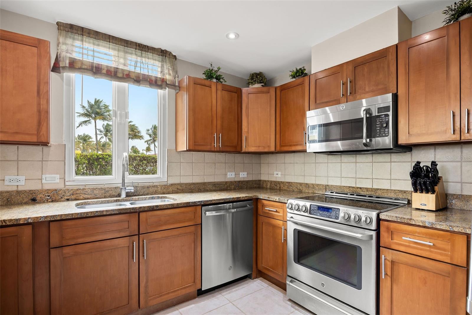 100 OCEAN DRIVE #112