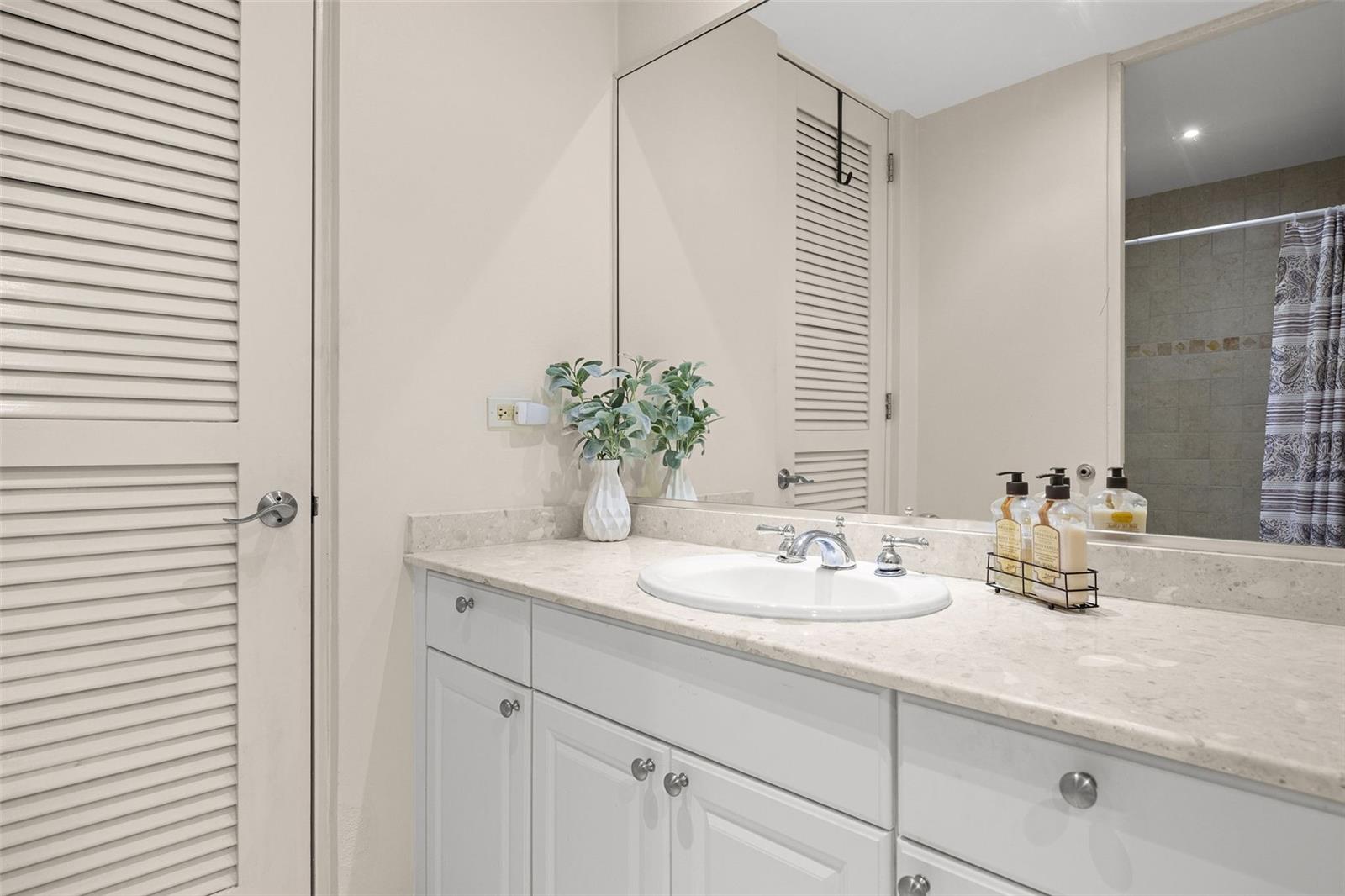 100 OCEAN DRIVE #112