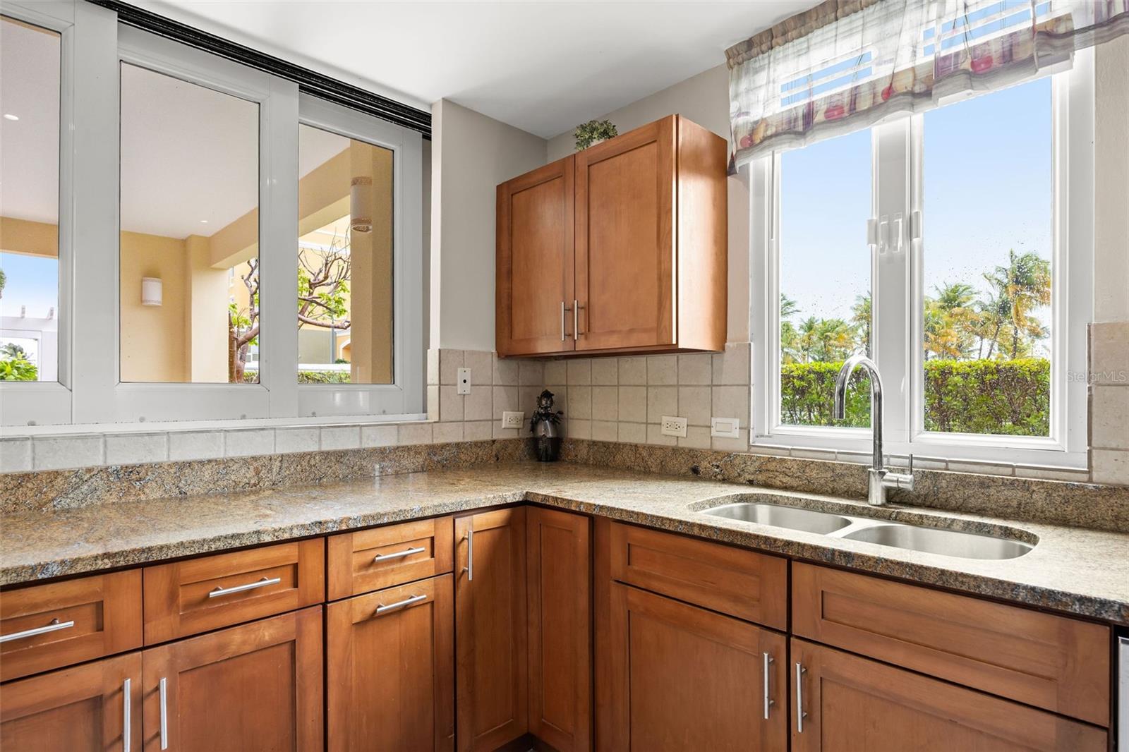 100 OCEAN DRIVE #112