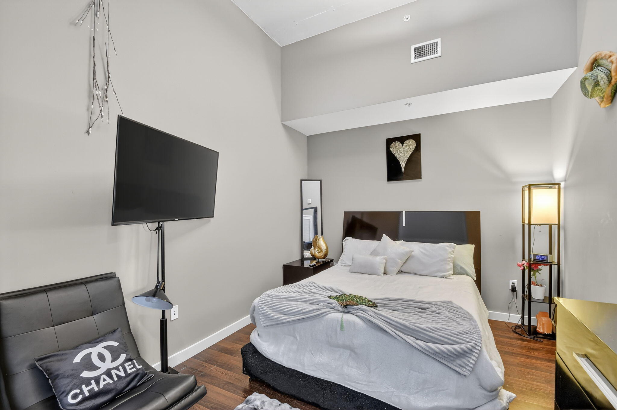 300 S Australian Avenue 1601