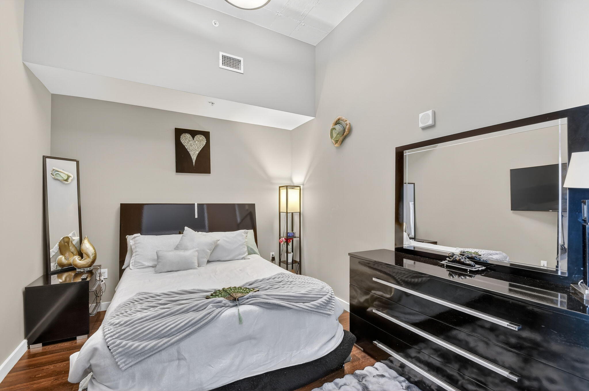 300 S Australian Avenue 1601
