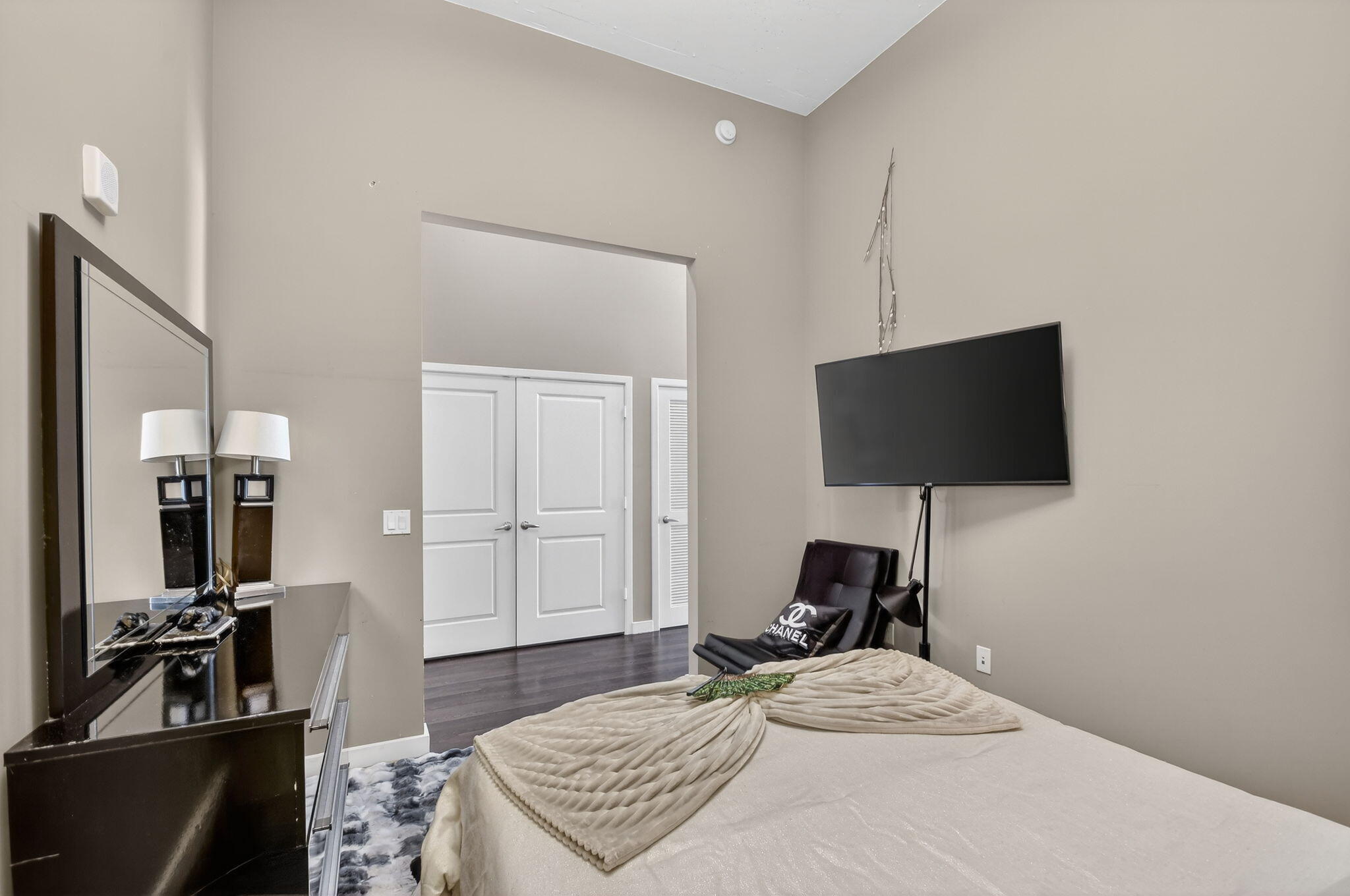 300 S Australian Avenue 1601