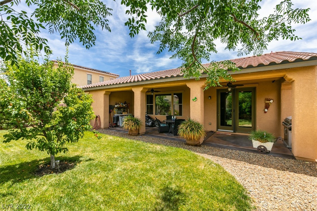 4412 Oasis Valley Avenue