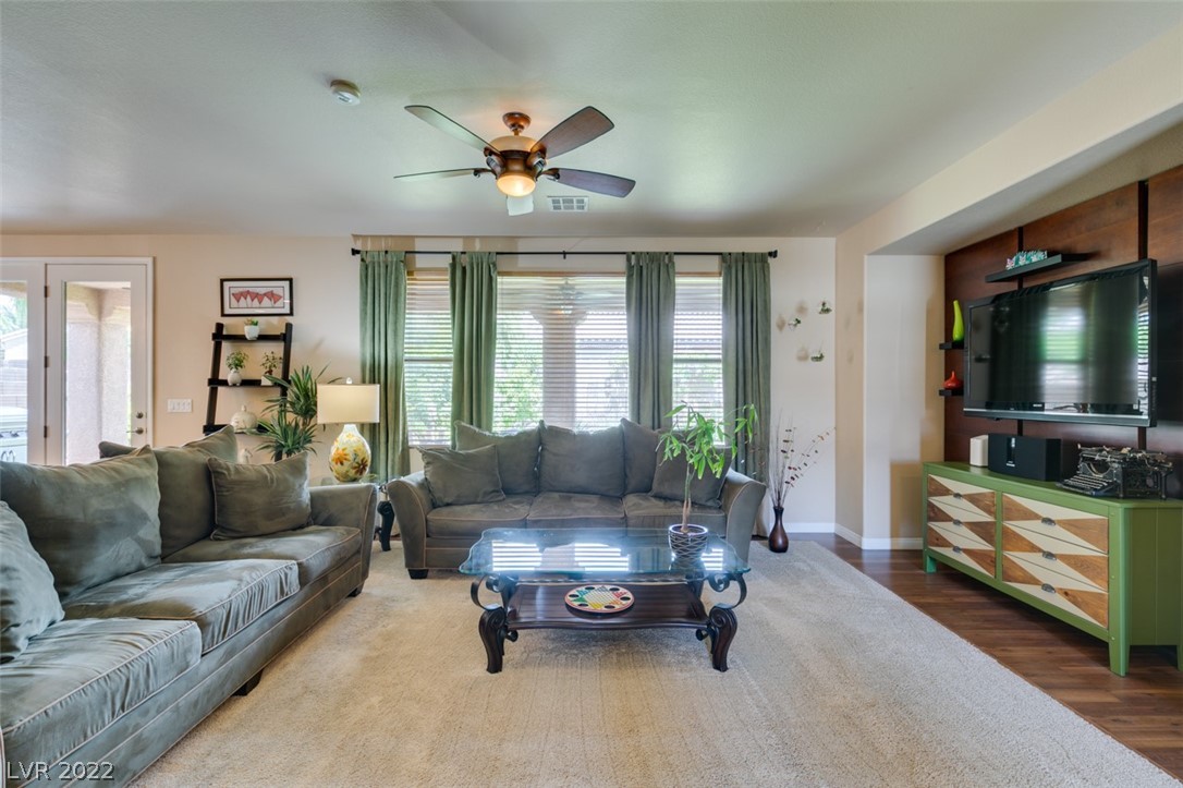 4412 Oasis Valley Avenue