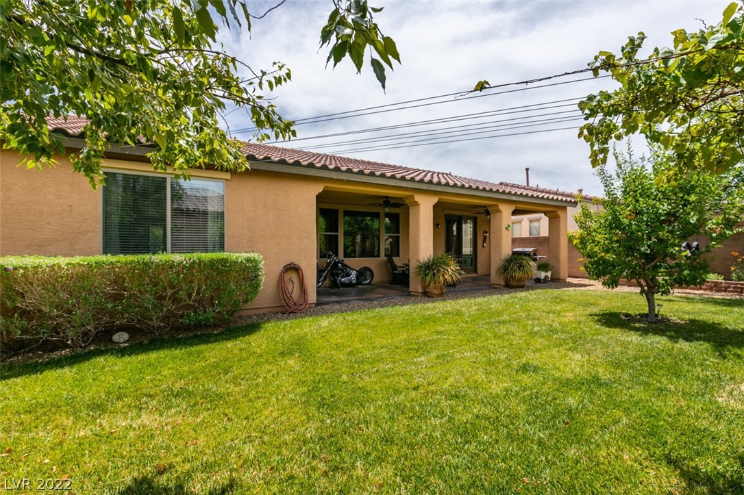 4412 Oasis Valley Avenue