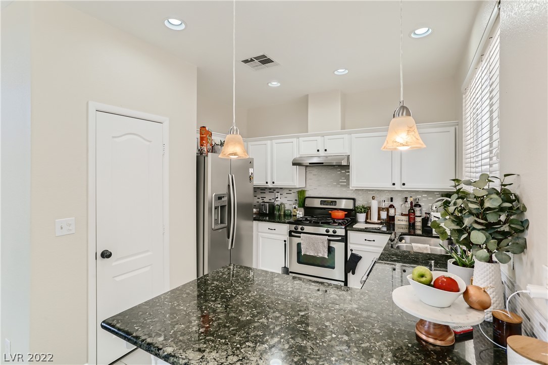 1858 Windward Court