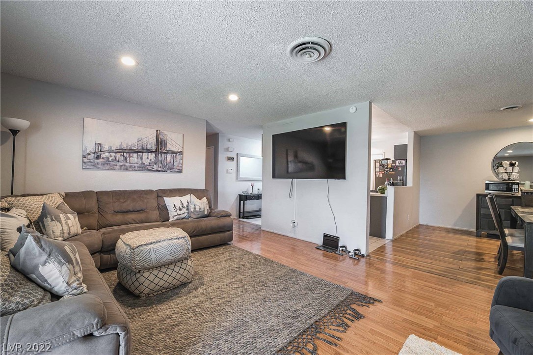 1528 Saylor Way