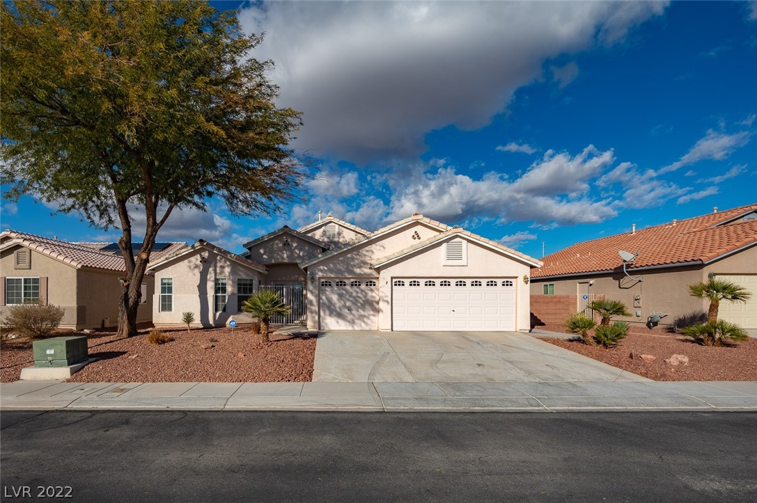 2636 BLUE Avenue