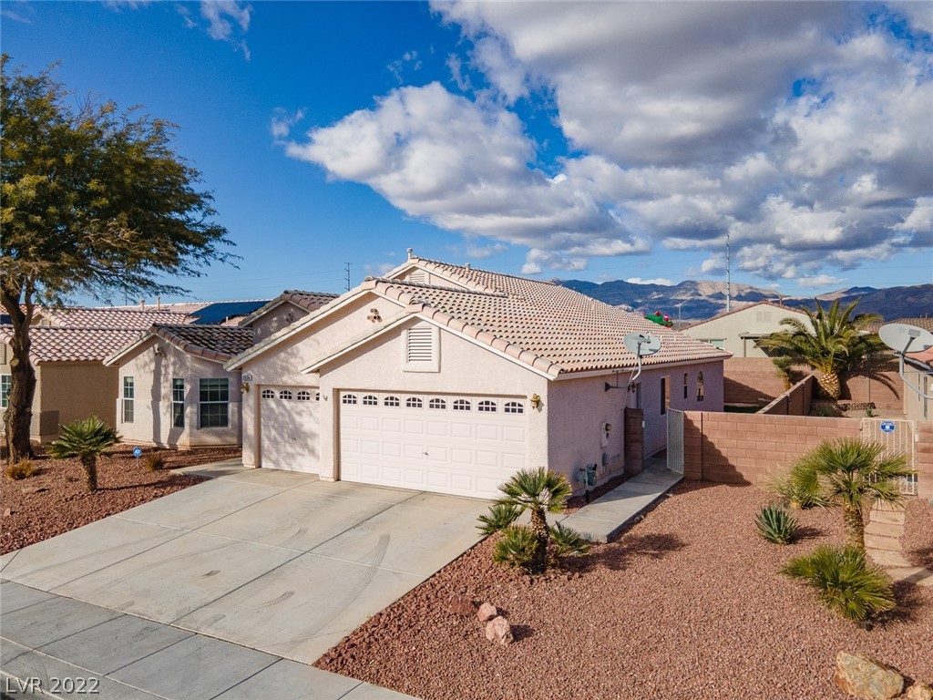 2636 BLUE Avenue
