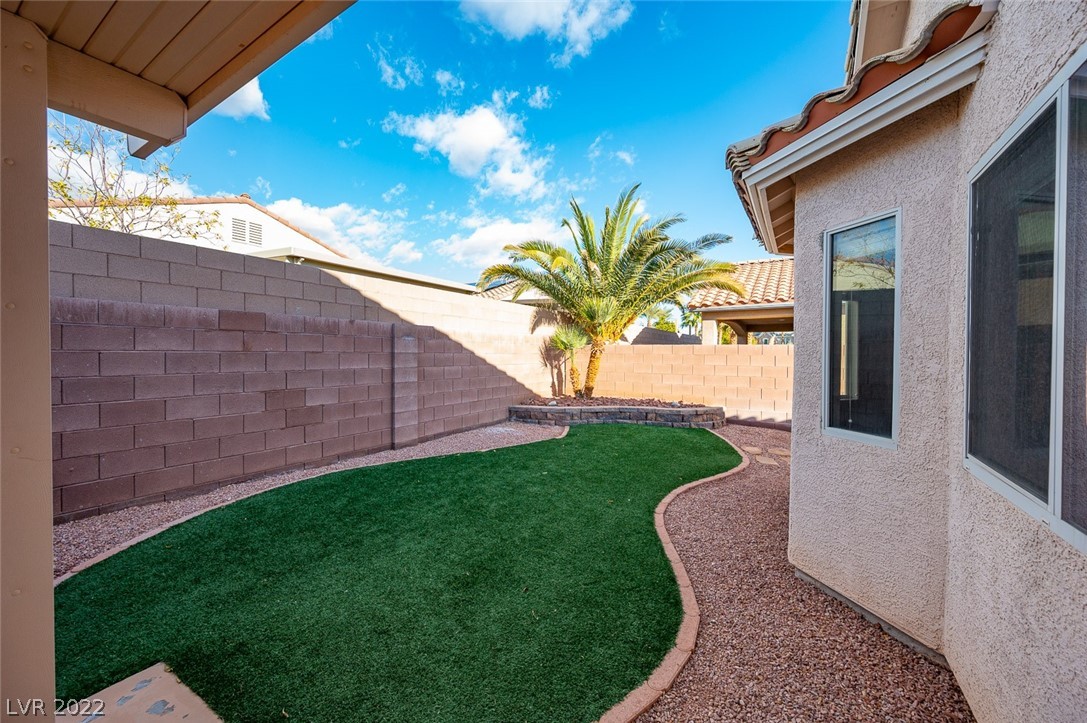 2636 BLUE Avenue