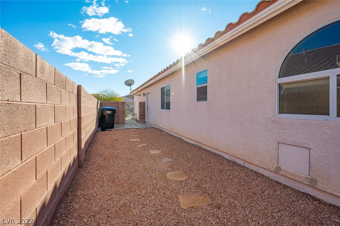 2636 BLUE Avenue