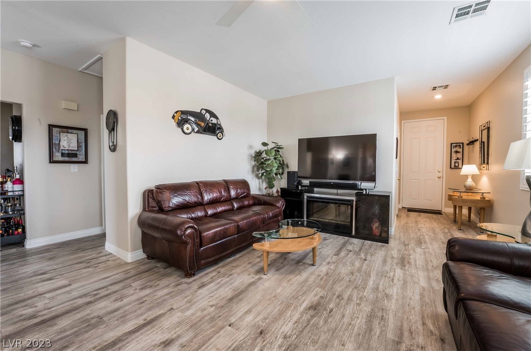 7701 Prosperity River Avenue