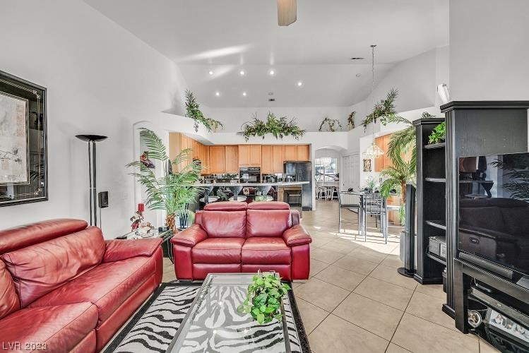 2019 Bobtail Circle
