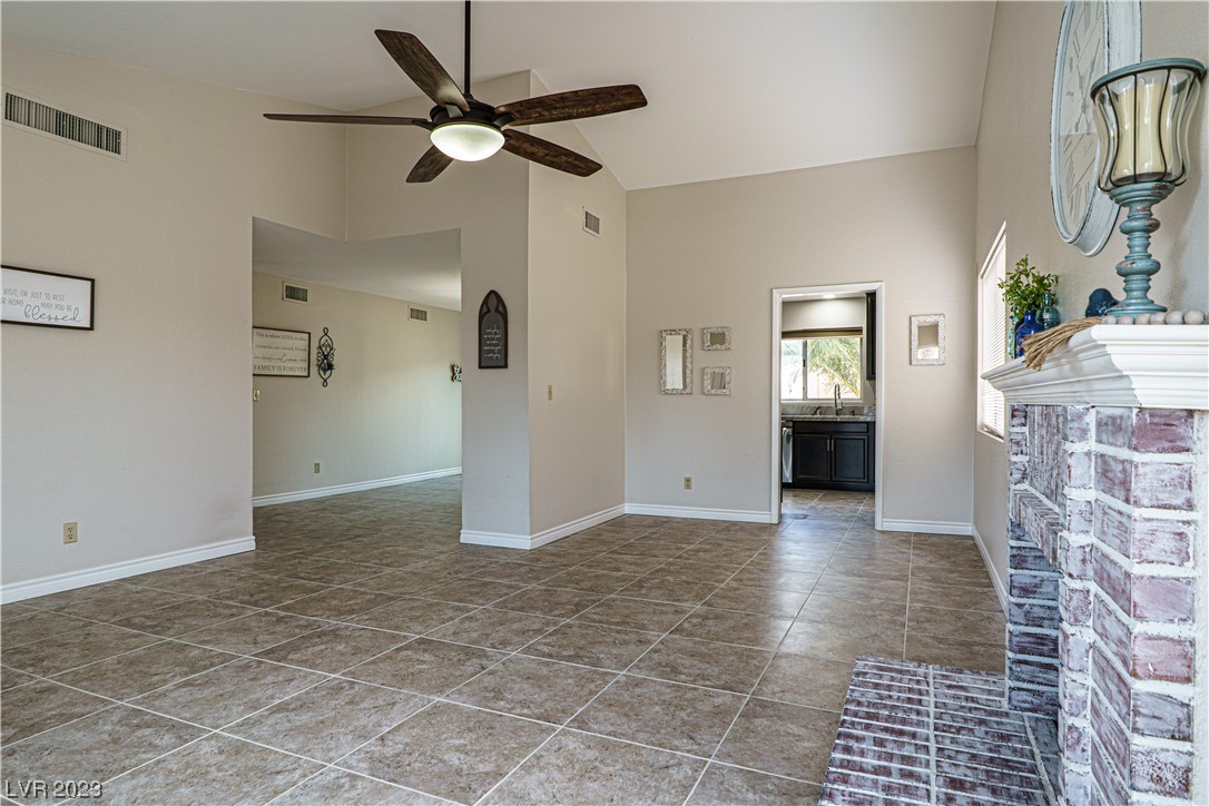 2365 Moorpark Way