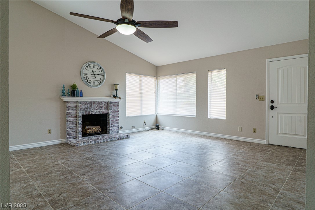 2365 Moorpark Way