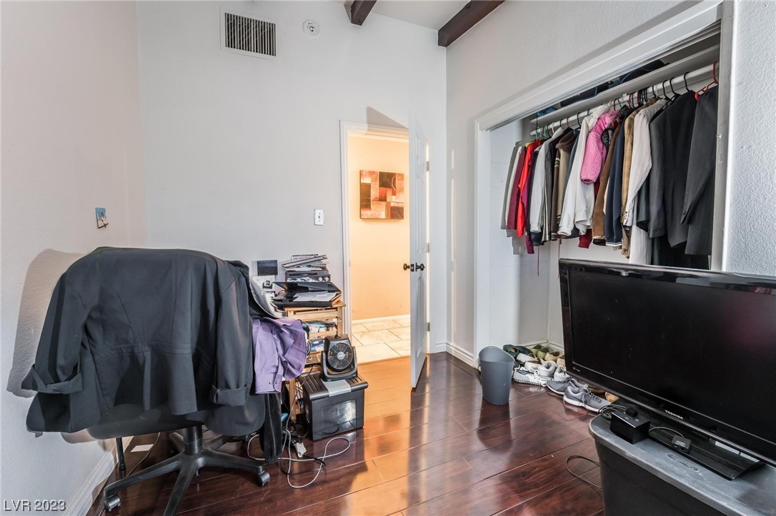 1525 Linden Avenue