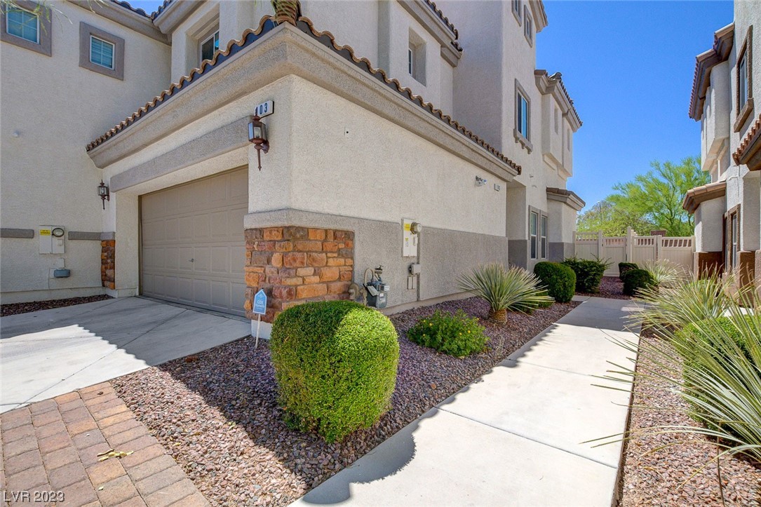 1121 Tuscan Sky Lane 3