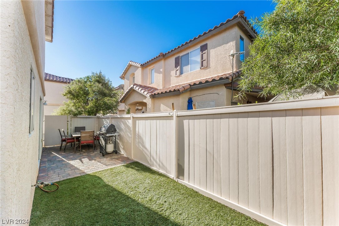 9197 Starling Wing Place