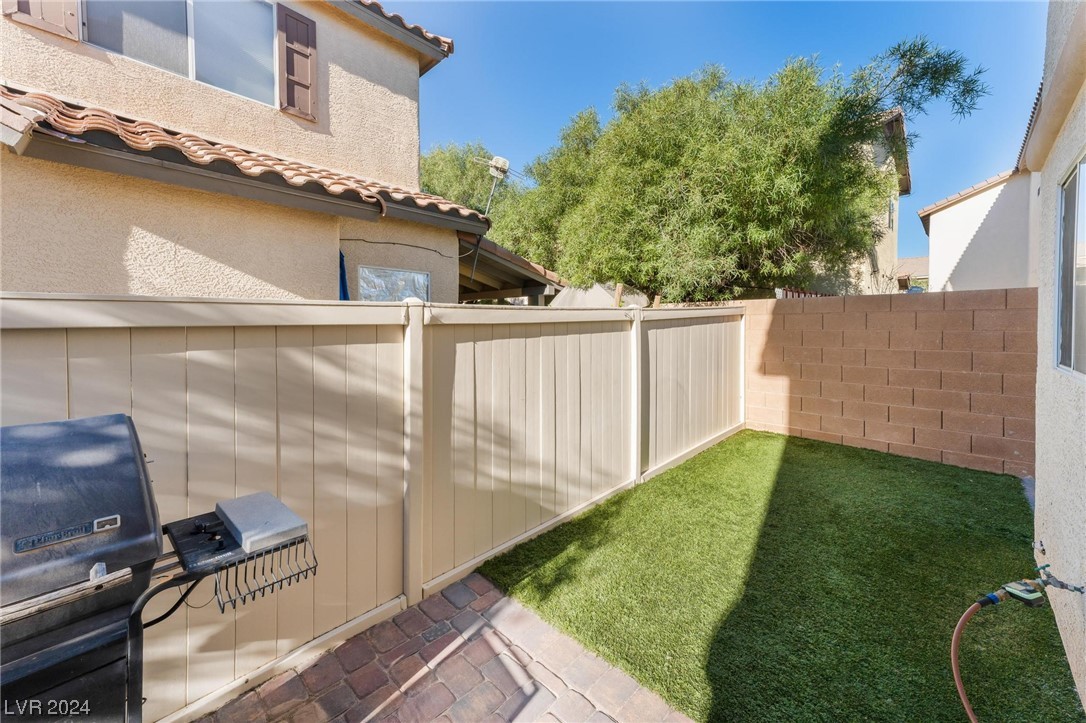 9197 Starling Wing Place