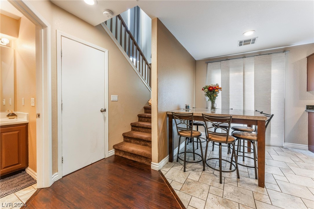 9197 Starling Wing Place