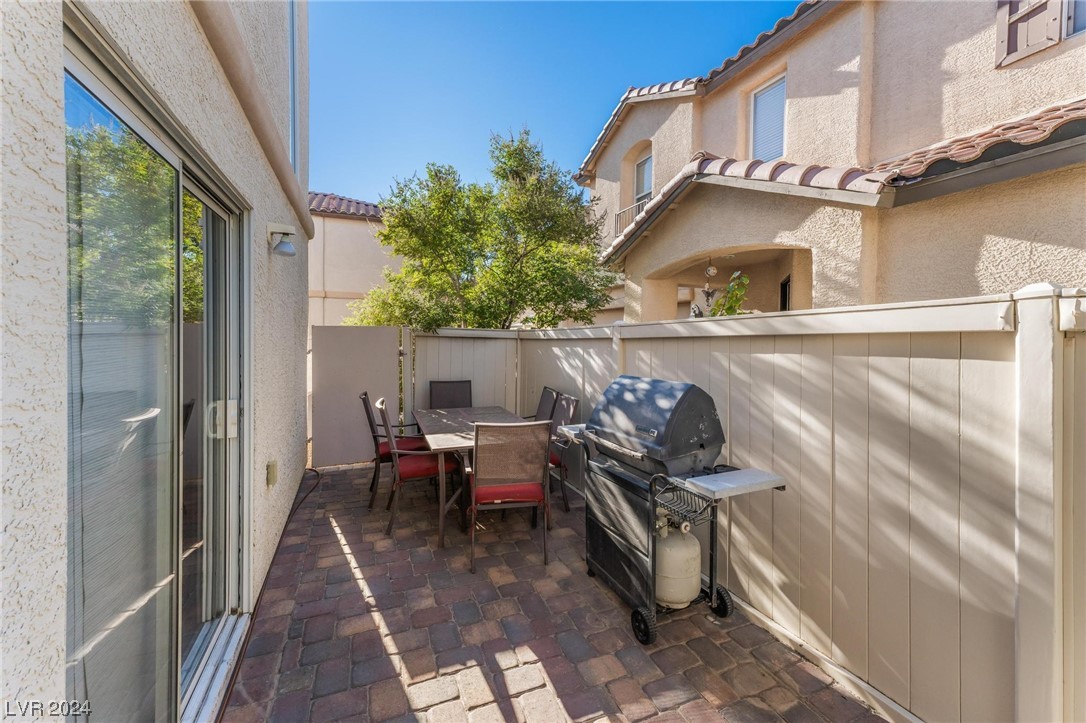 9197 Starling Wing Place