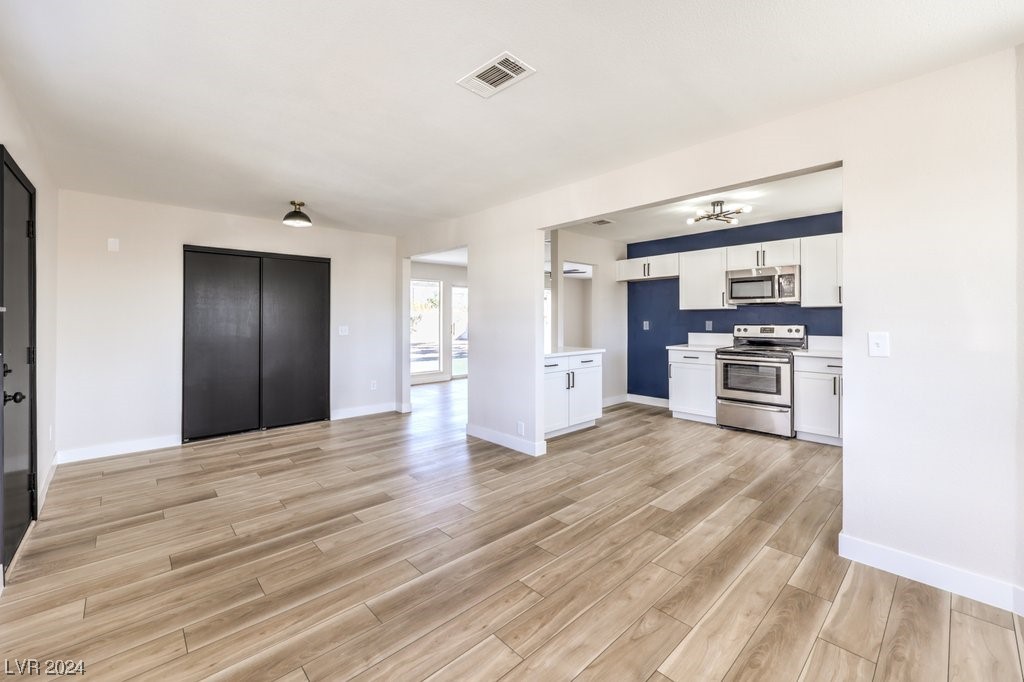 1206 Tumbleweed Avenue