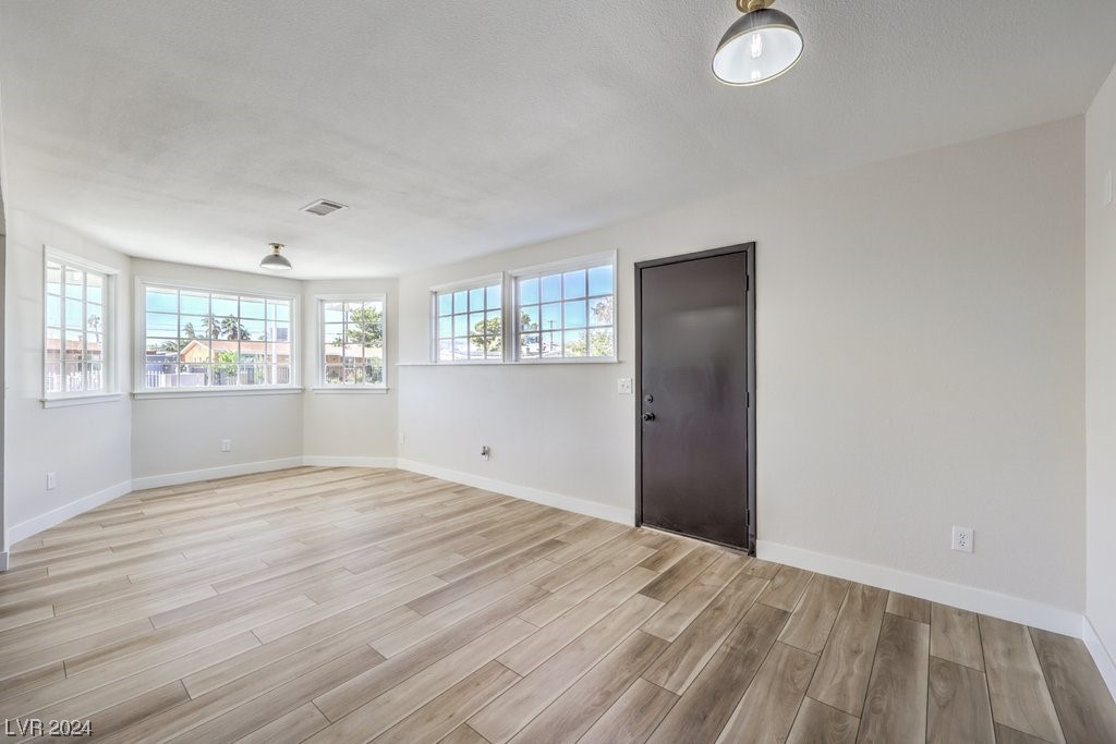 1206 Tumbleweed Avenue