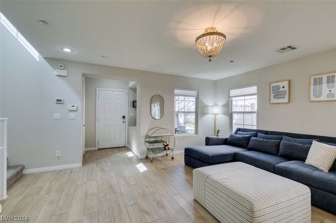 2084 Airy Petals Walk