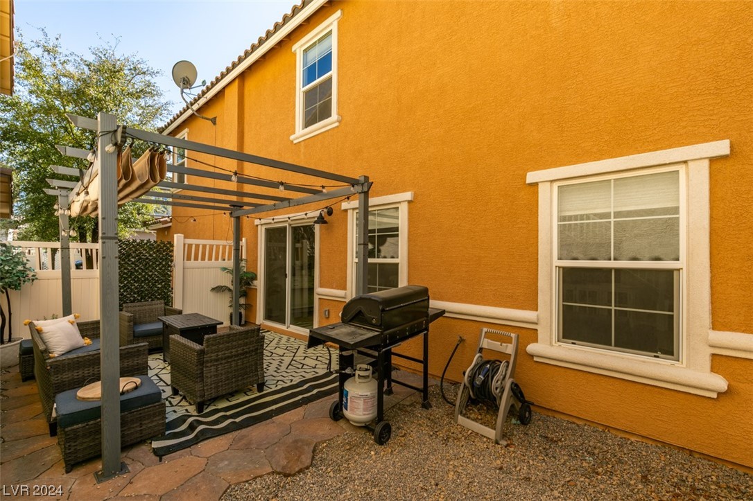 2084 Airy Petals Walk