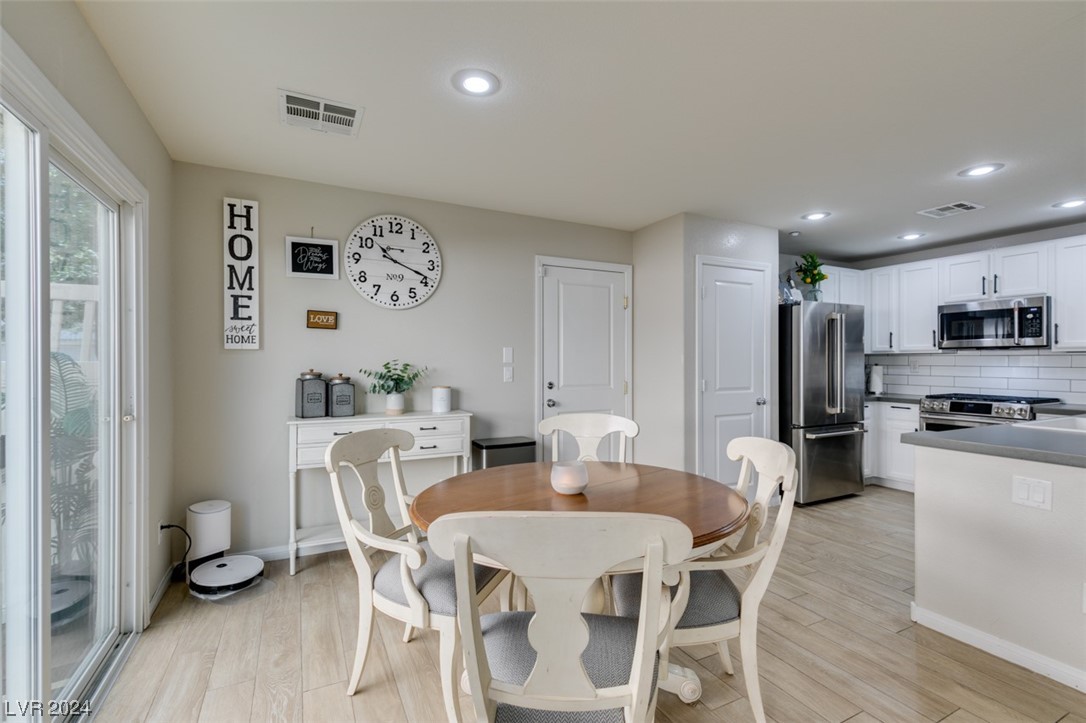 2084 Airy Petals Walk