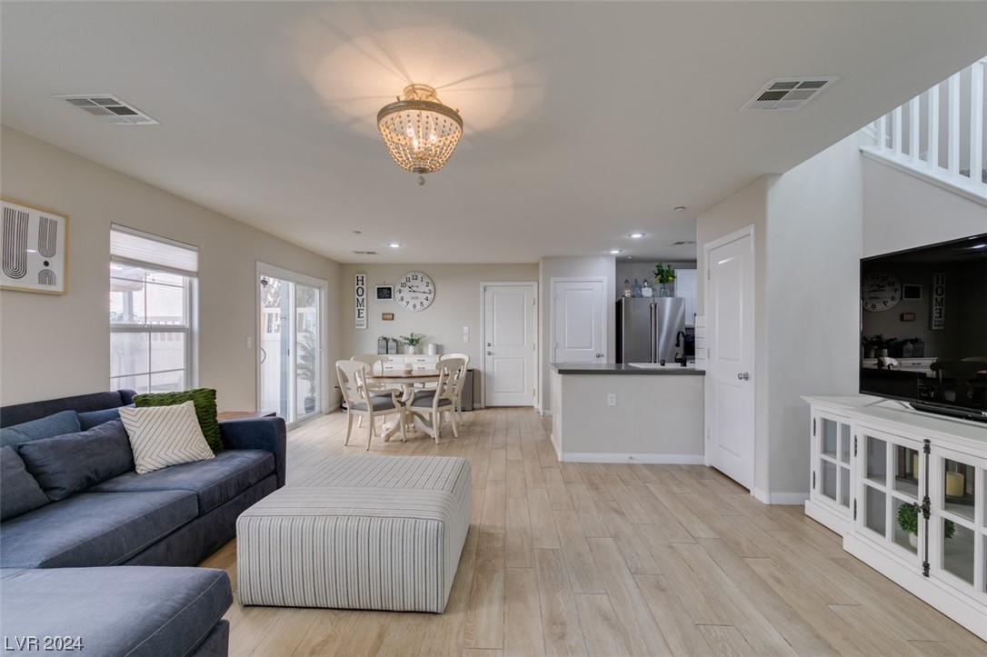 2084 Airy Petals Walk